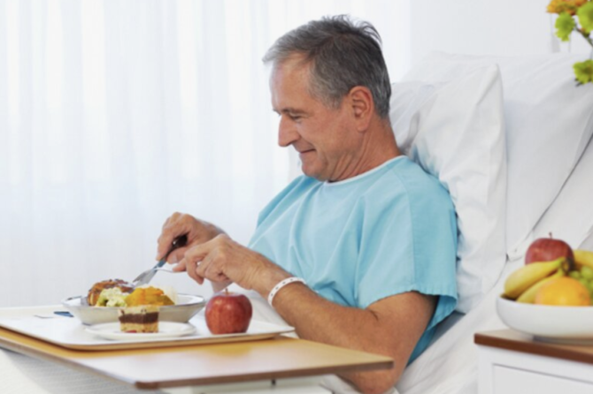 Si duhet të ushqehet një pacient me hemorroide?